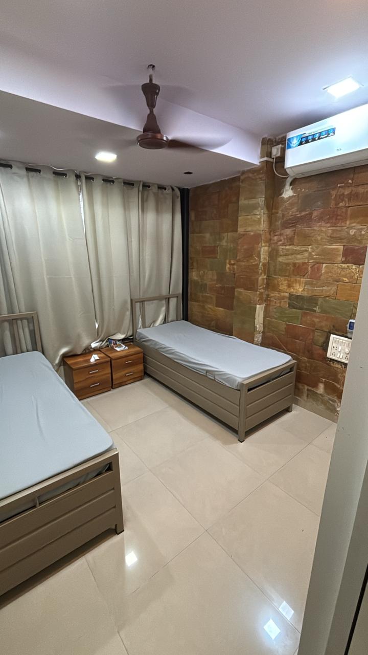 Ashok Samrat Premium Girls AC Rooms thumbnail 6